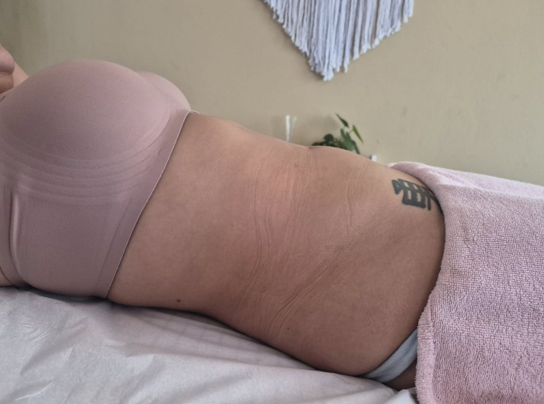 Antes da sessão de massagem modeladora nos flancos